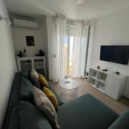 Apartment Brand New Luxury M&k2 *